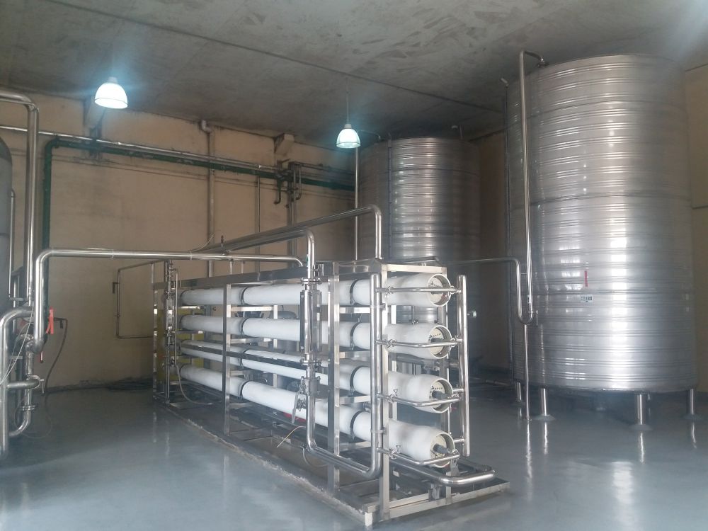 廣(guang)東某某酒(jiu)廠30m3ph純水係(xi)統(tong)
