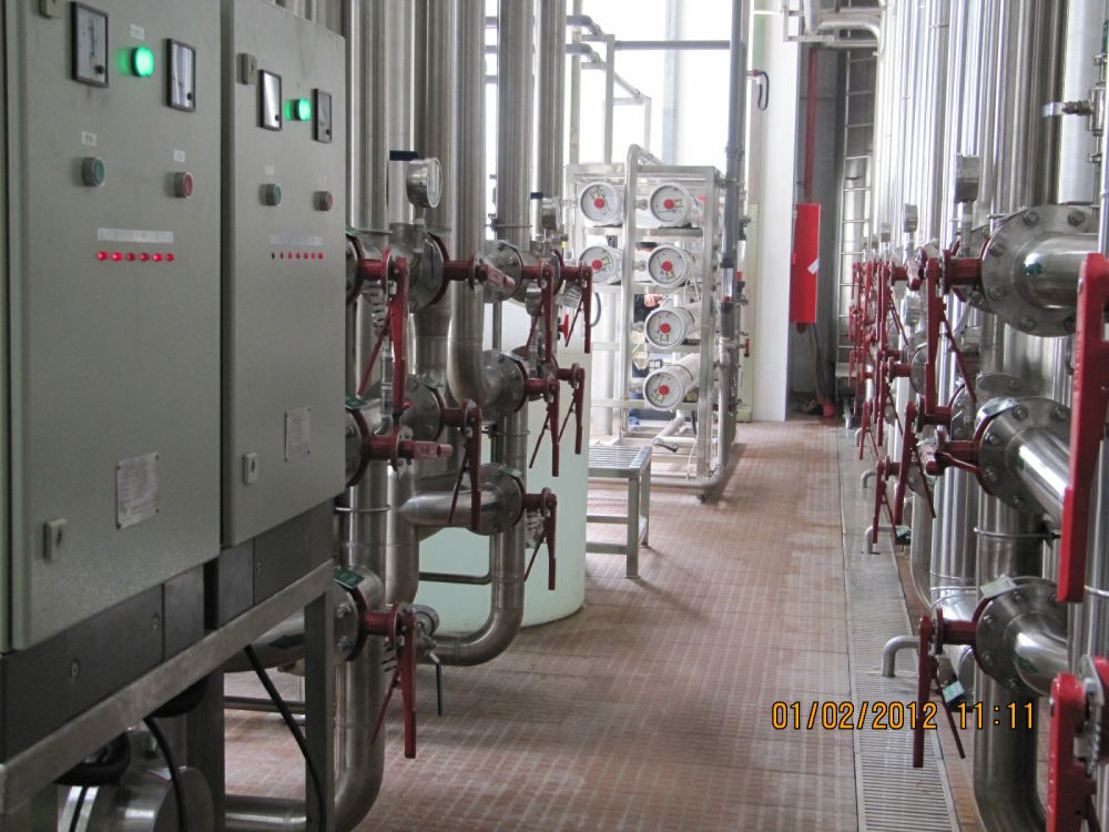 飲料(liao)廠(chang)20m3ph純水係統(tong)